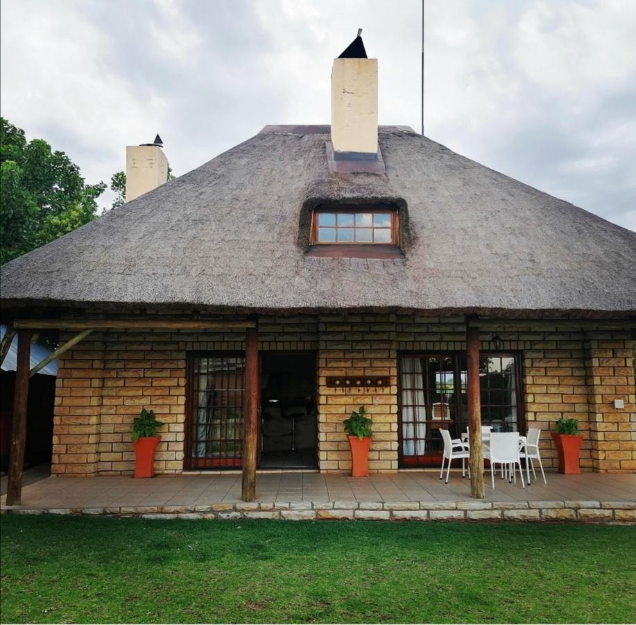 Safe Haven Guesthouse Bloemfontein Esterno foto