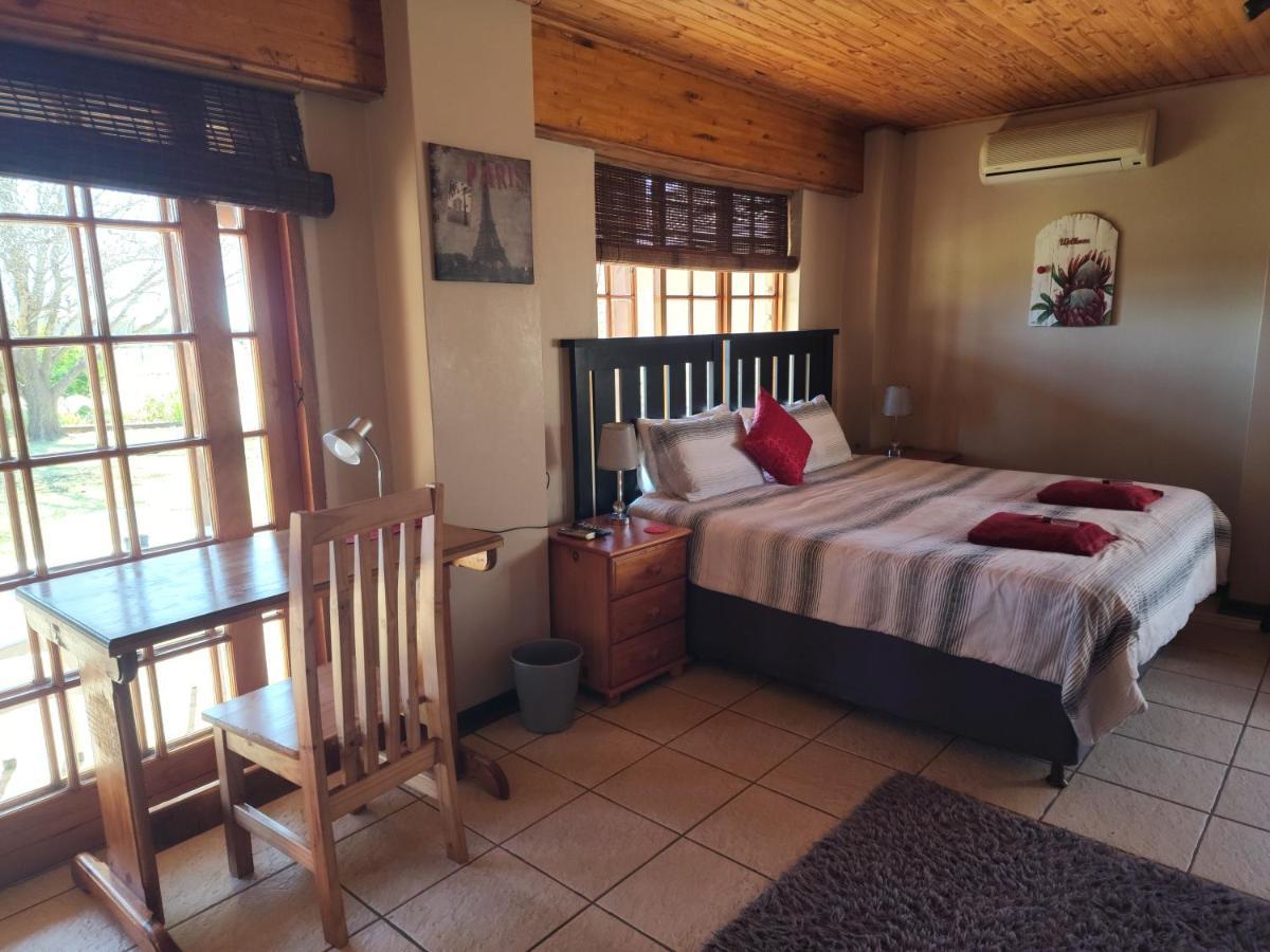 Safe Haven Guesthouse Bloemfontein Esterno foto