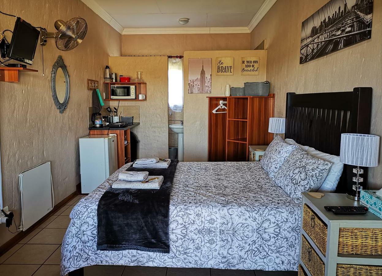 Safe Haven Guesthouse Bloemfontein Esterno foto